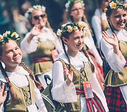Dainų &scaron;ventės eisena Vilniuje