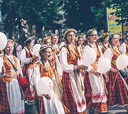 Dainų &scaron;ventės eisena Vilniuje