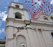 Žemės drebėjimo padariniai Gvatemaloje 