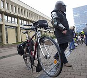Dviratininkų protestas prie Seimo