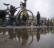 Dviratininkų protestas prie Seimo