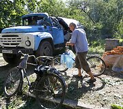 Slovjanske artilerijos sviedino apgadintas sunkvežimis