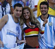 Argentinos futbolo sirgaliai su Vokietijos futbolo sirgale