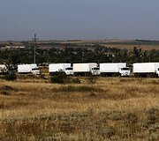 Rusijos &bdquo;humanitarinės pagalbos&ldquo; sunkvežimiai be leidimo įvažiavo į Ukrainos teritoriją.