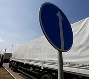 Rusijos &bdquo;humanitarinės pagalbos&ldquo; sunkvežimiai prie Ukrainos sienos
