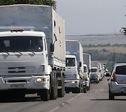 Rusijos &bdquo;humanitarinės pagalbos&ldquo; sunkvežimiai be leidimo įvažiavo į Ukrainos teritoriją.