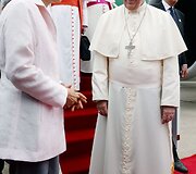 Popiežius Pranci&scaron;kus ir Pietų Korėjos prezidentė Park Geun-hye 