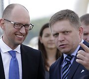 Arsenijus Jaceniukas ir Robertas Fico