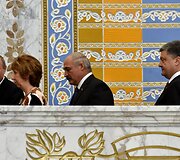 Rusijos prezidentas Vladimiras Putinas, ES užsienio politikos vadovė Catherine Ashton, Baltarusijos prezidentas Aleksandras Luka&scaron;enka ir Ukrainos prezidentas Petro Poro&scaron;enka