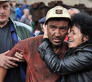 Bosnijoje ir Hercogovinoje žemės drebėjimas sukėlė griūtį anglies kasykloje.