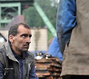 Bosnijoje ir Hercogovinoje žemės drebėjimas sukėlė griūtį anglies kasykloje.