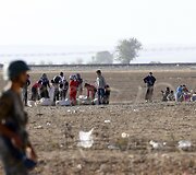 Sirijos kurdų pabėgėliai plūsta į Turkiją.