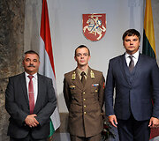 Vengrijos gynybos ata&scaron;ė Lietuvai Tamasas Melke (centre)