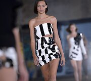 Anthony Vaccarello kolekcijos pristatymas