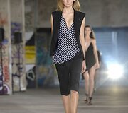 Anthony Vaccarello kolekcijos pristatymas