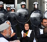 Kurdų demonstrantai prie Europos Parlamento