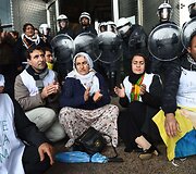 Kurdų demonstrantai prie Europos Parlamento