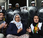 Kurdų demonstrantai prie Europos Parlamento