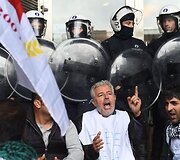 Kurdų demonstrantai prie Europos Parlamento