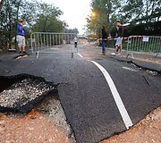 Staigaus potvynio padariniai Prancūzijos pietuose