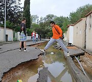 Staigaus potvynio padariniai Prancūzijos pietuose