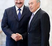 Aliaksandras Luka&scaron;enka ir Nursultanas Nazarbajevas