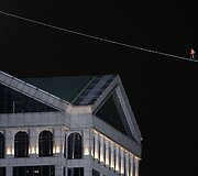 Niko Wallenda pasirodymas 152 metrų auk&scaron;tyje, Čikagoje.