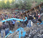 Turkijos anglies kasykloje bandoma i&scaron;gelbėti po žeme įkalintus angliakasius 