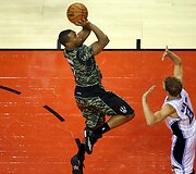 Kyle'as Lowry ir Luke'as Ridnouras