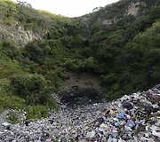 Vieta prie &scaron;iuk&scaron;lyno, kur įtariama buvo sudeginti 43 studentai.