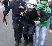 Vedamas sužeistas Belgijos policininkas 
