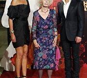 Albos kunigaik&scaron;tienė Maria del Rosario Cayetana Fitz-James Stuart (centre) kartu su Cameron Diaz ir Tomu Cruiseu (2010 m.)