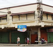 Prie Filipinų artėjant taifūnui uždarytos parduotuvės 