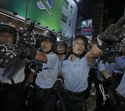 Protestuotojų susirėmimas su Honkongo policija