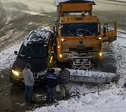 Automobiolio ir sniego valytuvo avarija Maskvoje