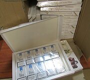 Saldainių pakuotėse buvo paslėptos kontrabandinės cigaretės 