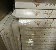 Saldainių pakuotėse buvo paslėptos kontrabandinės cigaretės 