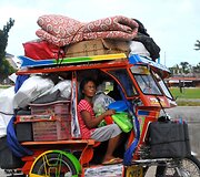 Prie Filipinų artėja galingas taifūnas 