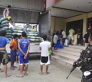 Prie Filipinų artėja galingas taifūnas 