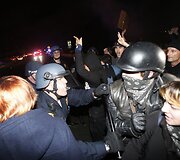 Protestuotojų ir policininkų susirėmimas Kalifornijoje