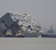 &bdquo;Hoegh Osaka&ldquo; krovininis laivas Laman&scaron;o sąsiauryje