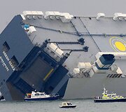 &bdquo;Hoegh Osaka&ldquo; krovininis laivas Laman&scaron;o sąsiauryje