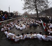 Bulgarijos vyrai Tundžos upėje