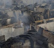 Filipinuose per gaisrą sudegė daugiau kaip 200 namų.