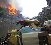 Filipinuose per gaisrą sudegė daugiau kaip 200 namų.