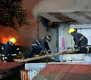 Filipinuose per gaisrą sudegė daugiau kaip 200 namų.