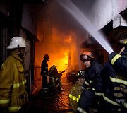Filipinuose per gaisrą sudegė daugiau kaip 200 namų.