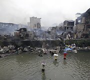 Filipinuose per gaisrą sudegė daugiau kaip 200 namų.