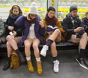 &bdquo;Pasivažinėjimas metropolitenu be kelnių&ldquo; Vokietijoje