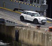I&scaron; laivo &bdquo;Hoegh Osaka&ldquo; i&scaron;varomas automobilis